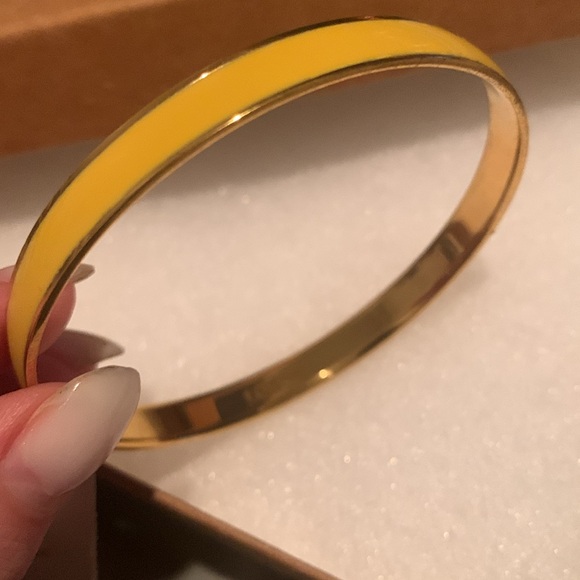 J CREW GOLD TONE YELLOW ENAMEL BANGLE BRACELET - Picture 5 of 5